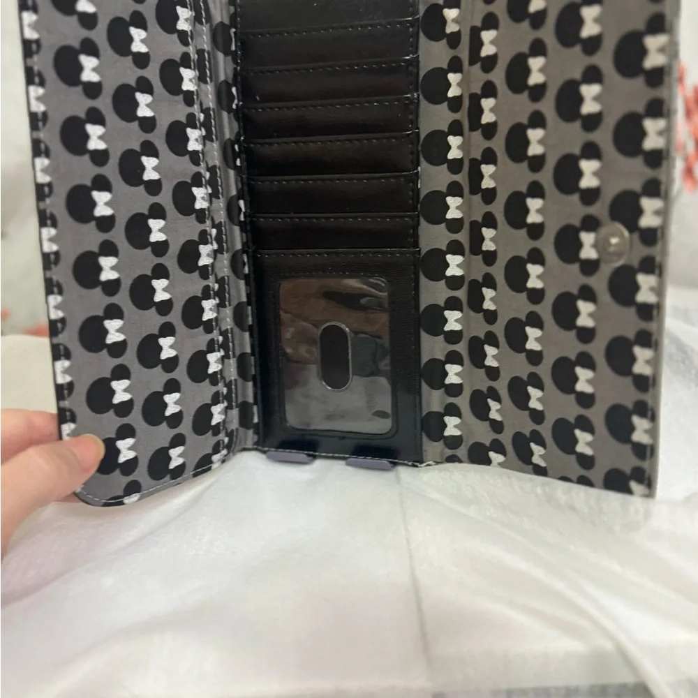 Disney Mickey Mouse Design Cream and Black Wallet - Picture 3 of 4